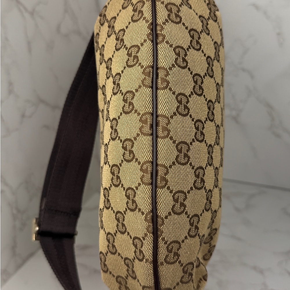 Gucci halfmoon  Monogram Crossbody Bag - Picture 5 of 16